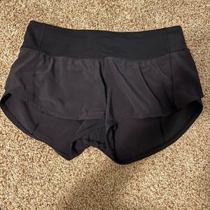 Lululemon black 2.5” speedy up shorts - size 4